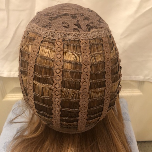 Wig. Adjustable lace inside. NWOT - Picture 7 of 10